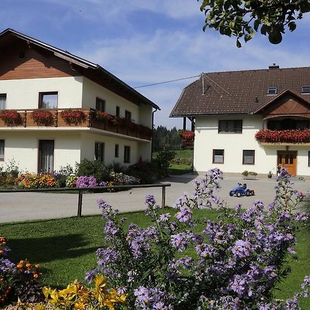 Familienparadies Zeislerhof Villa Glanegg  Exterior photo