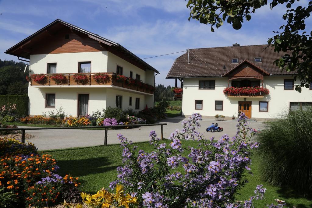 Familienparadies Zeislerhof Villa Glanegg  Exterior photo