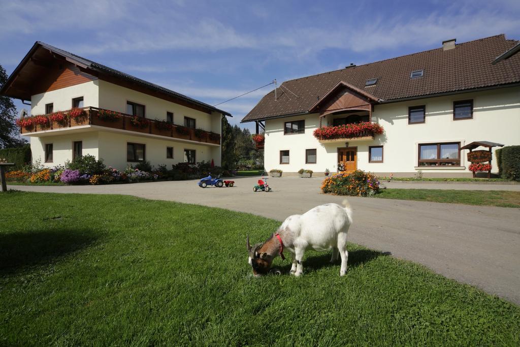 Familienparadies Zeislerhof Villa Glanegg  Exterior photo