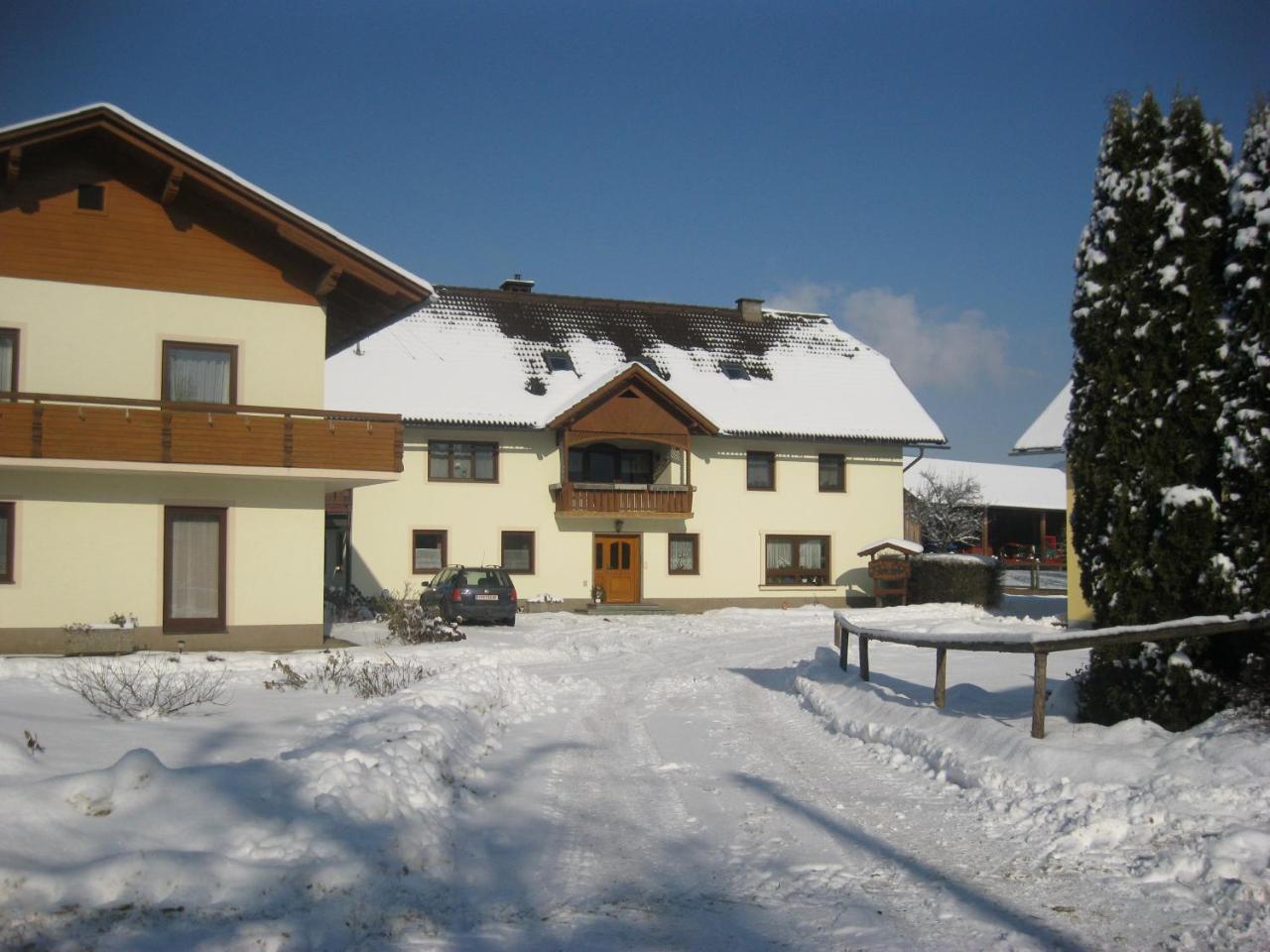 Familienparadies Zeislerhof Villa Glanegg  Exterior photo